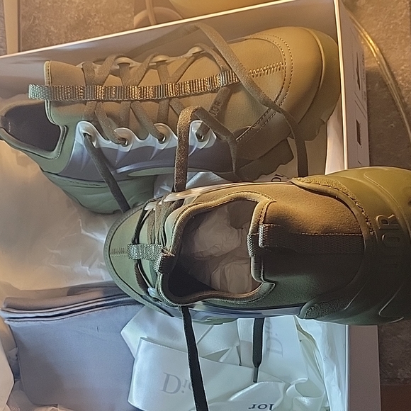Authentic Dior sneakers - Picture 1 of 6